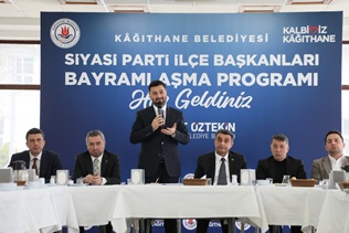 KAĞITHANE’DE SİYASİLER BU BAYRAMDA DA BAŞKAN ÖZTEKİN’İN EV SAHİPLİĞİNDE BULUŞTU